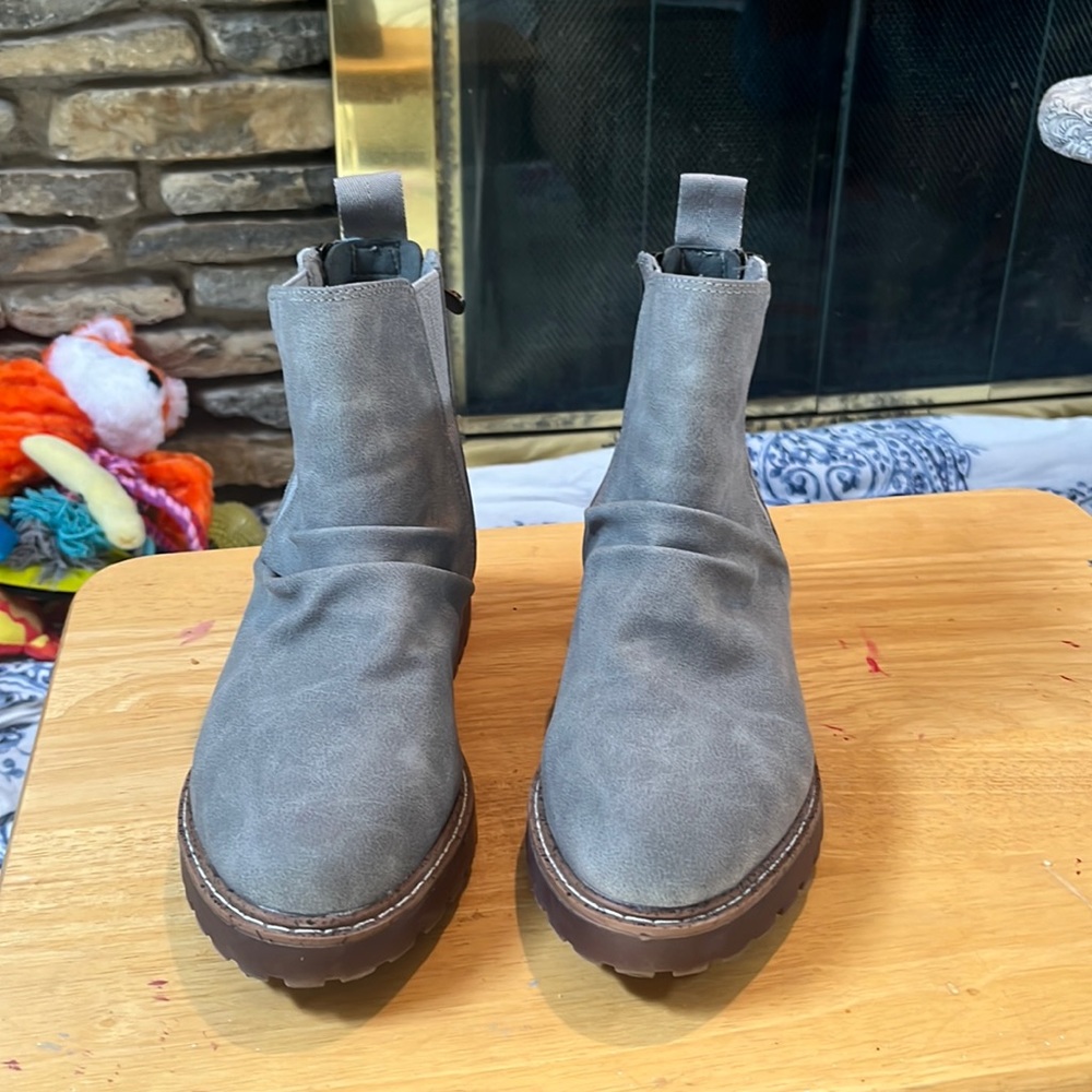 NWT Blowfish Dark Grey Suede Boots. Size 8